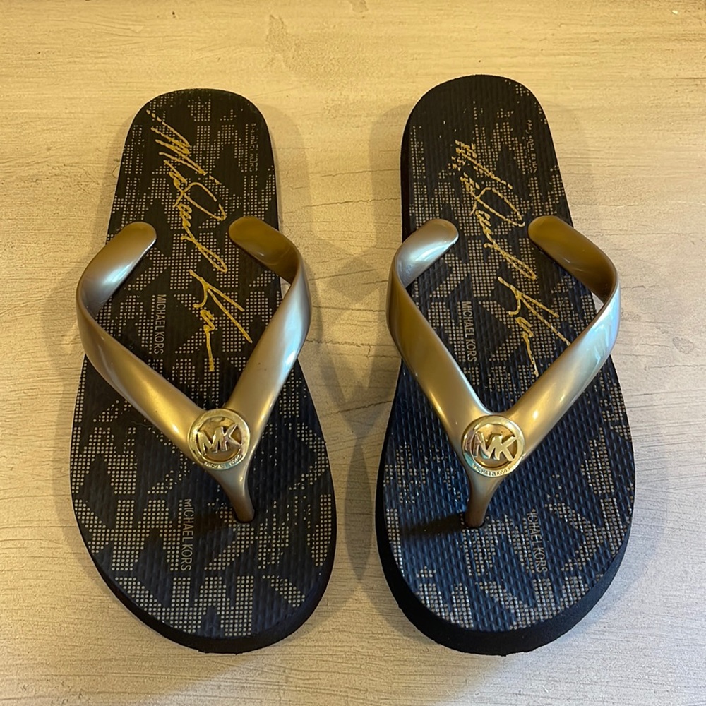 Michael Kors Flip Flops In Good Condition size 6